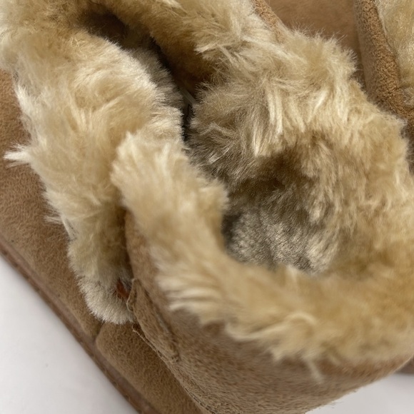 China Buttons City Toddler Girls Boots Tan Faux Fur Lined Boots Size 29 - Picture 5 of 8